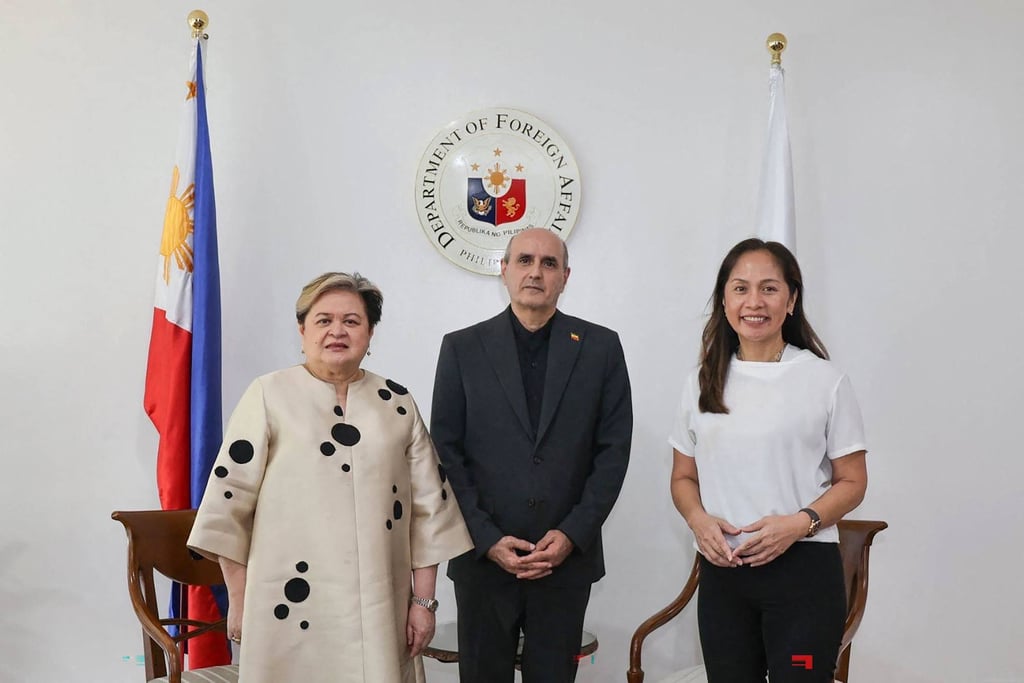 Philippine Secretary of Foreign Affairs Thereza Lazaro (left) and energy chief Sharon Garin with Iranian envoy Yousef Esmaeilzadeh (centre) during a bilateral meeting in Manila on Wednesday. Photo: Philippine Department of Foreign Affairs / AFP Philippine Secretary of Foreign Affairs Thereza Lazaro (left) and energy chief Sharon Garin with Iranian envoy Yousef Esmaeilzadeh (centre) during a bilateral meeting in Manila on Wednesday. Photo: Philippine Department of Foreign Affairs / AFP