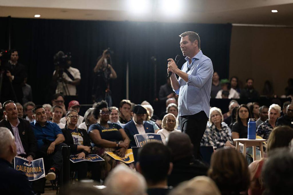 California gubernatorial candidate Eric Swalwell speaks to voters at a town hall in Sacramento, California, on Tuesday. Photo: TNS California gubernatorial candidate Eric Swalwell speaks to voters at a town hall in Sacramento, California, on Tuesday. Photo: TNS