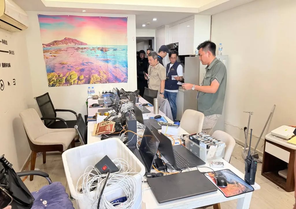 Cambodian authorities raided two buildings in Phnom Penh’s Prince Plaza Centre, where they seized laptops, mobile phones and other equipment. Photo: Sohu Cambodian authorities raided two buildings in Phnom Penh’s Prince Plaza Centre, where they seized laptops, mobile phones and other equipment. Photo: Sohu