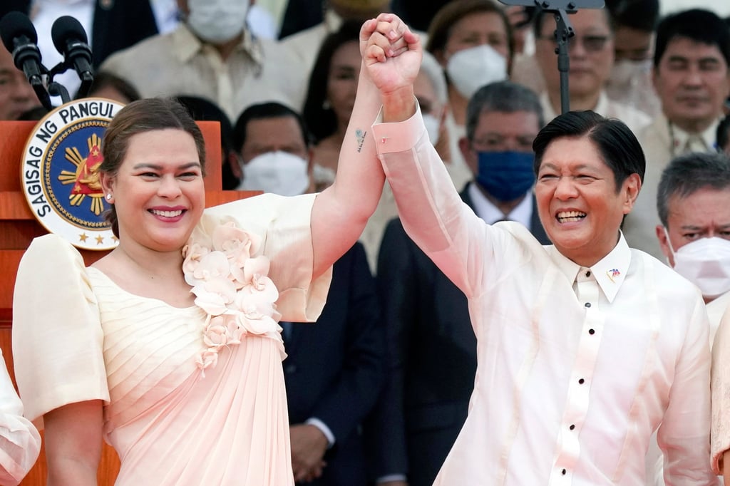 Philippine President Ferdinand Marcos Jnr (right) with his deputy Sara Duterte in Manila 2022. Photo: AP Philippine President Ferdinand Marcos Jnr (right) with his deputy Sara Duterte in Manila 2022. Photo: AP