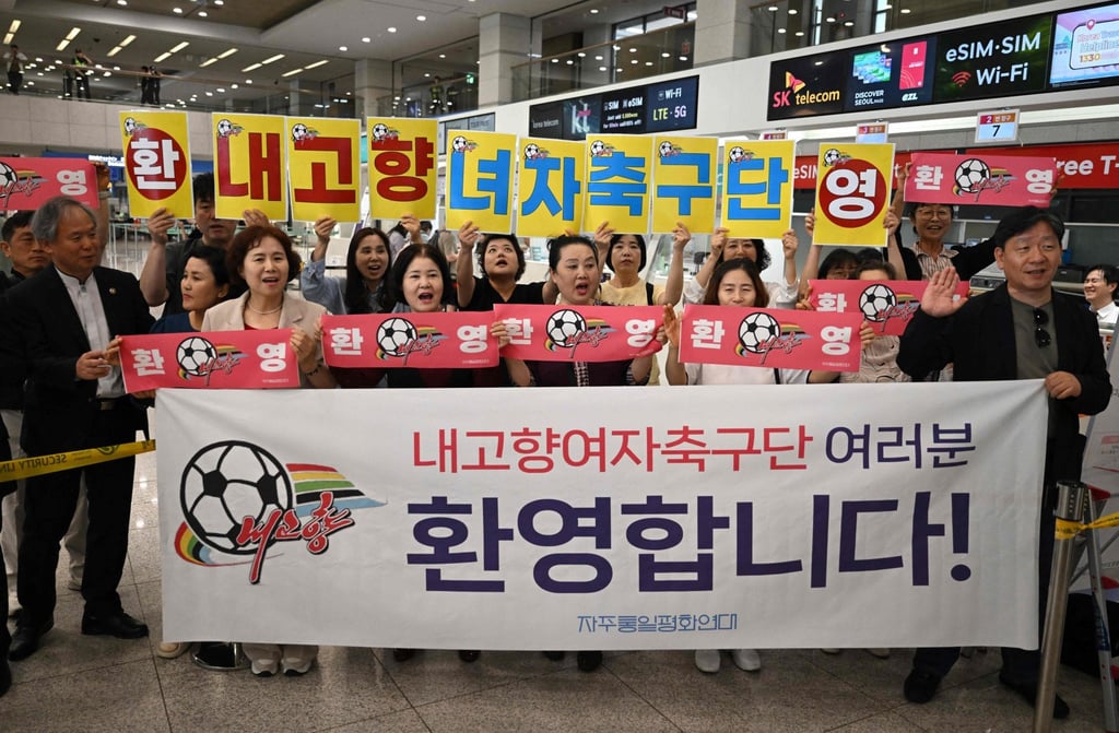 South Korean activists hold banners welcoming North Korea’s Naegohyang Women’s FC at Incheon International Airport in Incheon on Sunday. Photo: AFP South Korean activists hold banners welcoming North Korea’s Naegohyang Women’s FC at Incheon International Airport in Incheon on Sunday. Photo: AFP