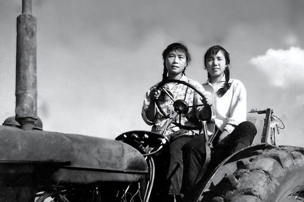 Chen Ailian, pictured at the steering wheel of her tractor as a young woman. Photo: 163.com Chen Ailian, pictured at the steering wheel of her tractor as a young woman. Photo: 163.com