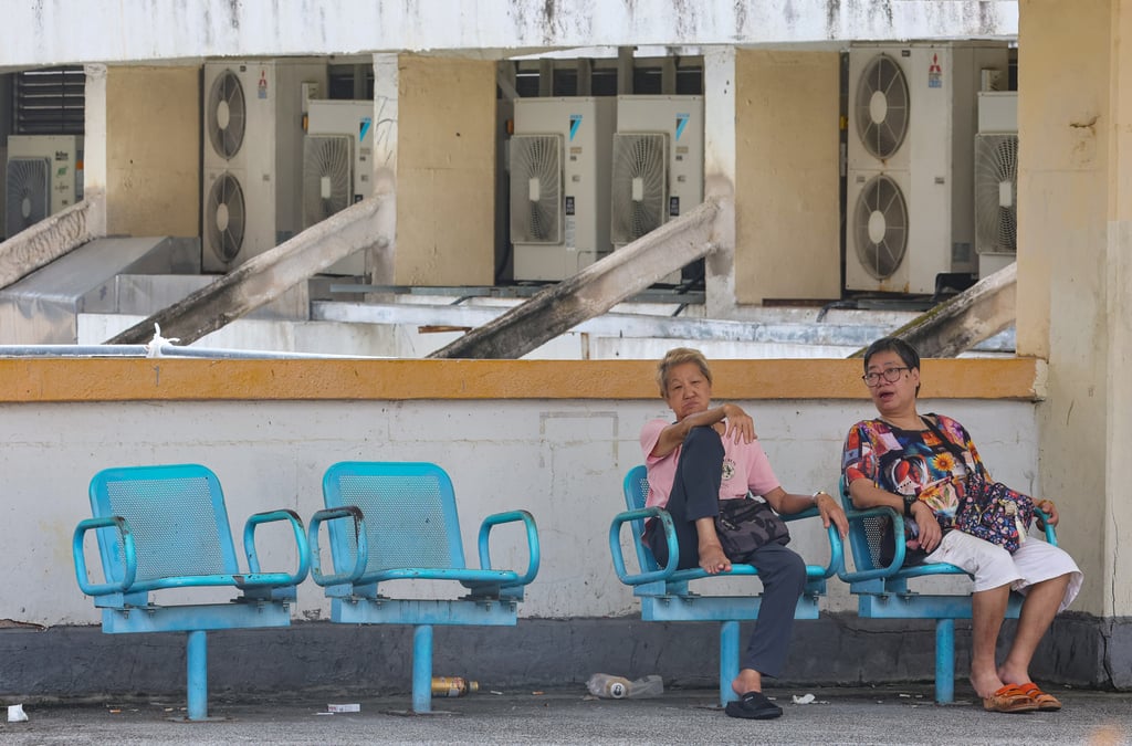 About 78 per cent of respondents reported experiencing physical discomfort because of high temperatures. Photo: Edmond So About 78 per cent of respondents reported experiencing physical discomfort because of high temperatures. Photo: Edmond So