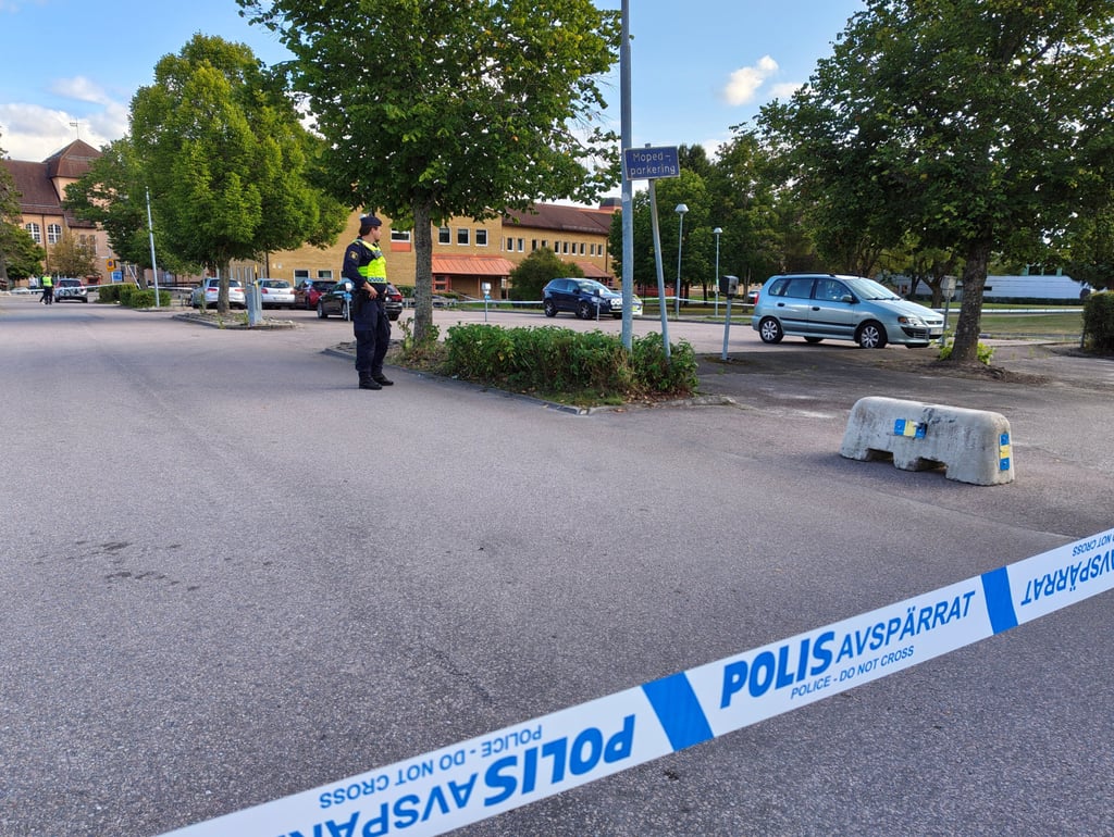 Police officer secures the site where several people were injured at a Swedish high school in Fagersta, central Sweden on Friday. Photo: Reuters Police officer secures the site where several people were injured at a Swedish high school in Fagersta, central Sweden on Friday. Photo: Reuters