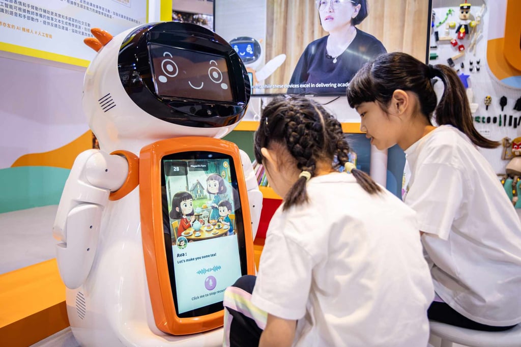 EdUHK developed a robot called Joey that helps kindergarten and primary school pupils learn English. Photo: EdUHK EdUHK developed a robot called Joey that helps kindergarten and primary school pupils learn English. Photo: EdUHK