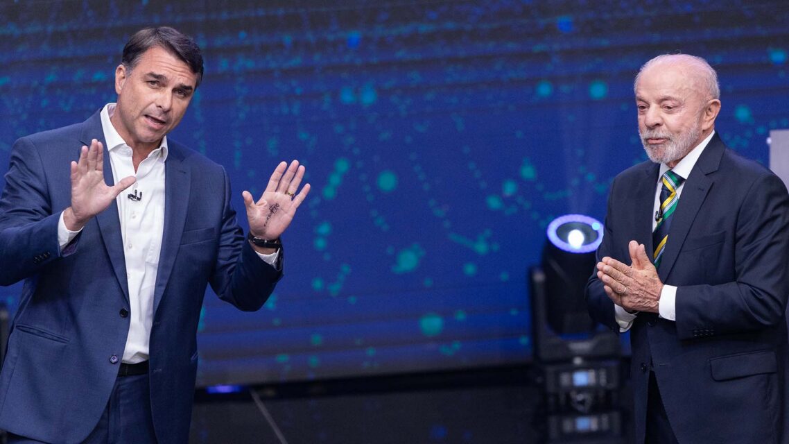 Photo of Flavio Bolsonaro and Luiz Inacio Lula da Silva